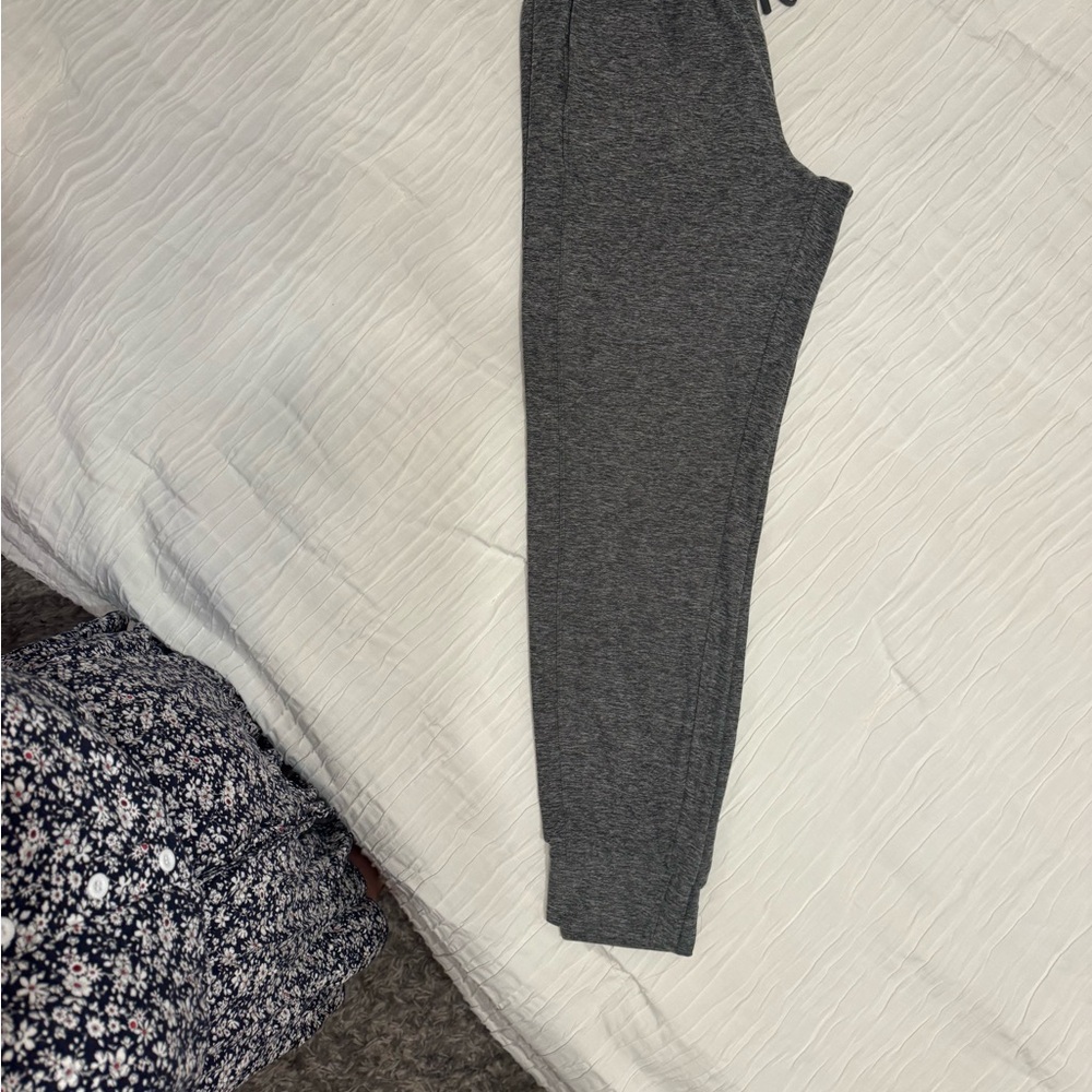 Fabletics drawstring pants - Picture 3 of 4